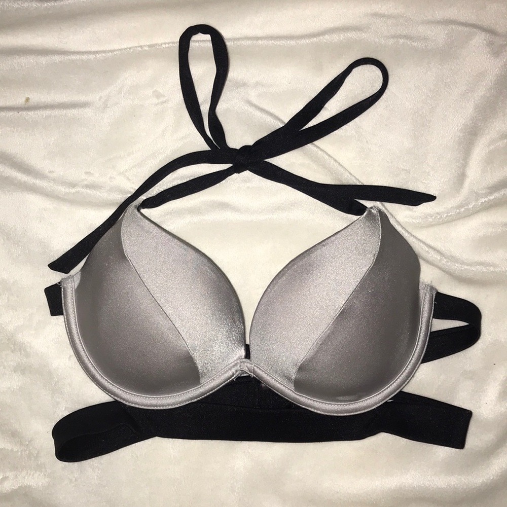 Push-up black and white strappy bikini top